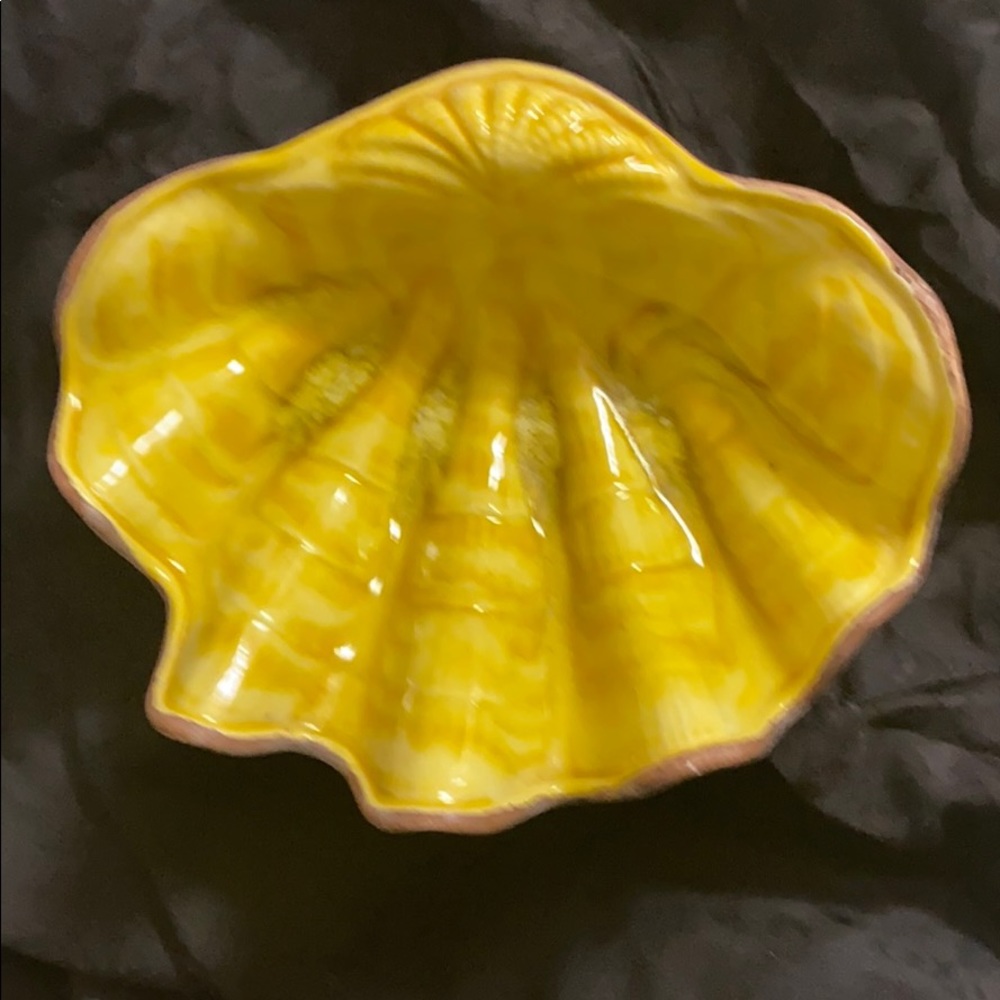 Vintage Treasure Craft USA yellow/lime tiki shell pottery soap/candy dish